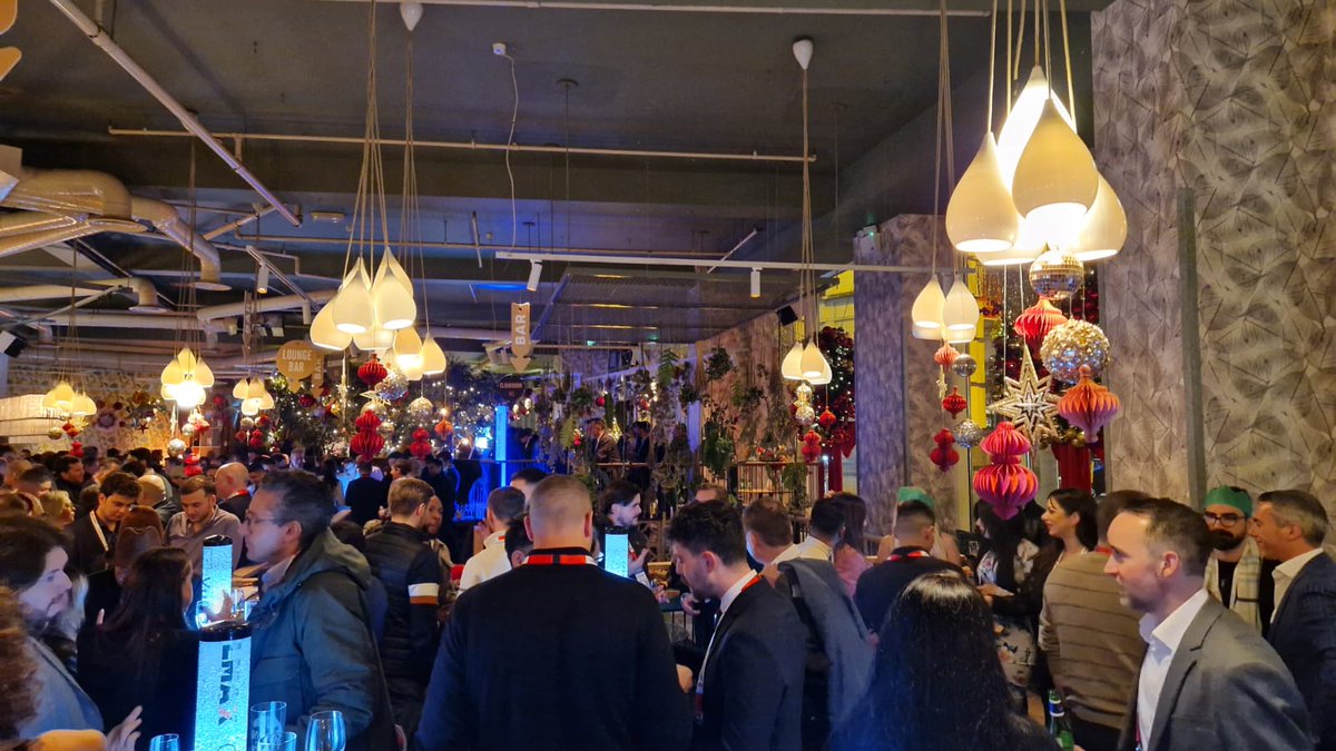 F_M_events's tweet image. The Networking Blitz is in full swing at the stunning Christmassy The Folly. 🤝 Cheers to new opportunities and meaningful connections! 🍸 
#fmls #fmls24 #fmevents