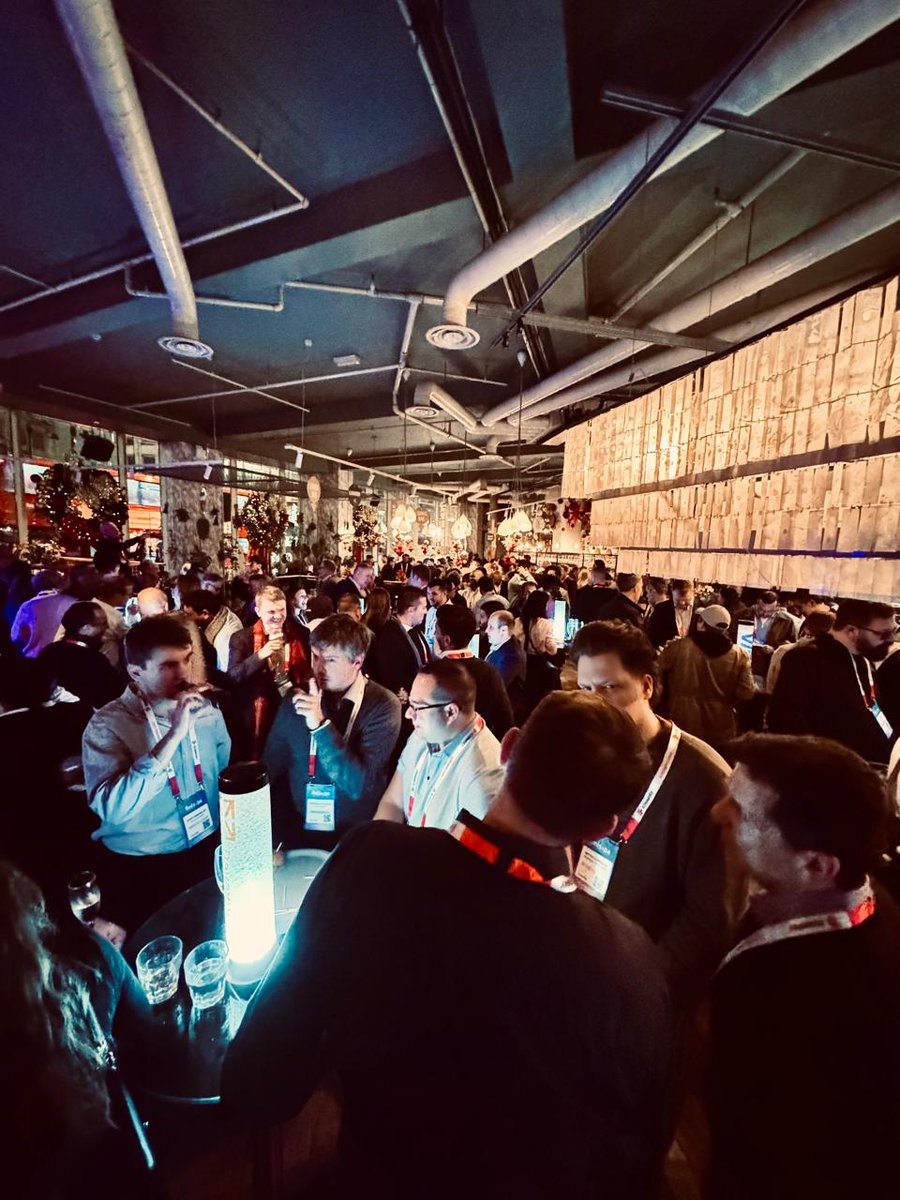 F_M_events's tweet image. The Networking Blitz is in full swing at the stunning Christmassy The Folly. 🤝 Cheers to new opportunities and meaningful connections! 🍸 
#fmls #fmls24 #fmevents