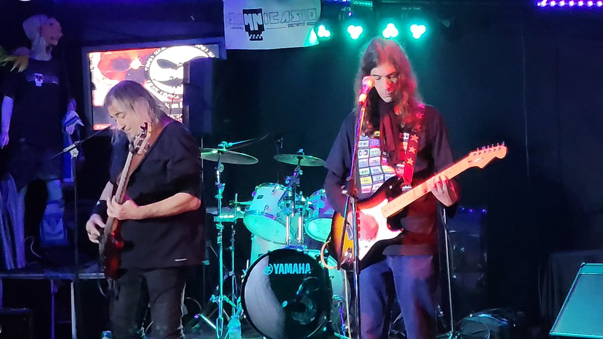 To Brave My Soul (@tobravemysoul) on Twitter photo Empezó la fiesta de las experiencias en directo, de aprender y compartir con todo tipo de estilos, de crecer y seguir rindiendose a la vocación.
#Rock #musica #conciertos #Altrock #indierock
<a href="/TraposOficial/">TraposSuciosOficial</a> <a href="/musichunters_es/">MusicHunters</a> <a href="/notasdeayeryde1/">notasdeayerydehoy</a> Empezó la fiesta de las experiencias en directo, de aprender y compartir con todo tipo de estilos, de crecer y seguir rindiendose a la vocación.
#Rock #musica #conciertos #Altrock #indierock
<a href="/TraposOficial/">TraposSuciosOficial</a> <a href="/musichunters_es/">MusicHunters</a> <a href="/notasdeayeryde1/">notasdeayerydehoy</a>