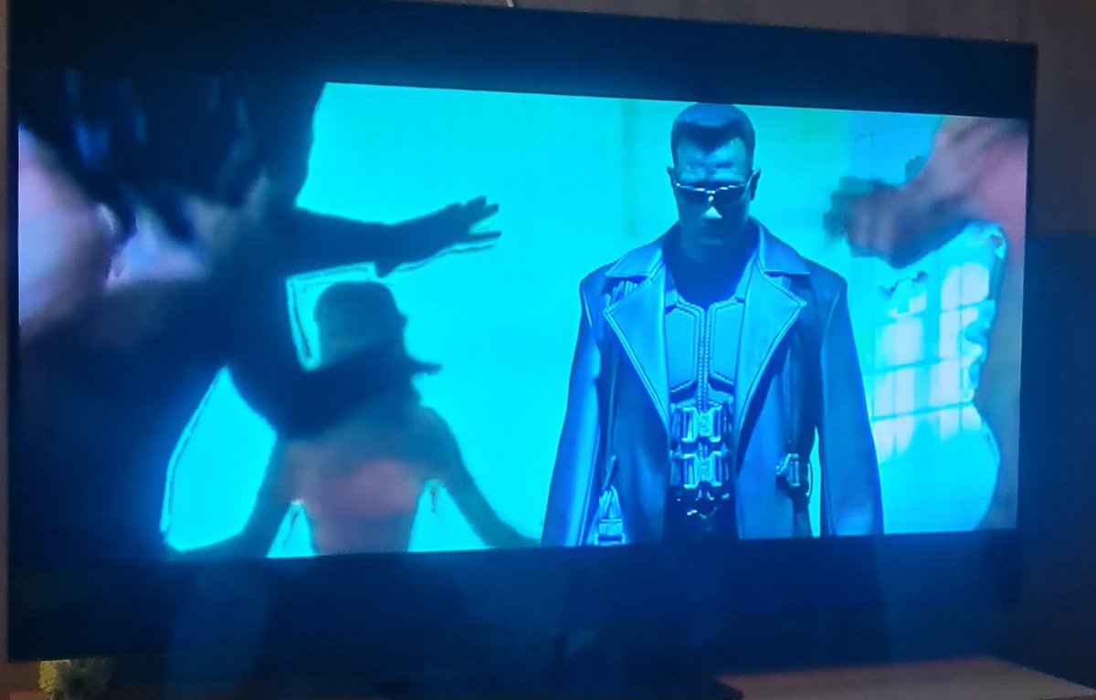 AuthentikBis's tweet image. A votre avis je regarde quoi😁