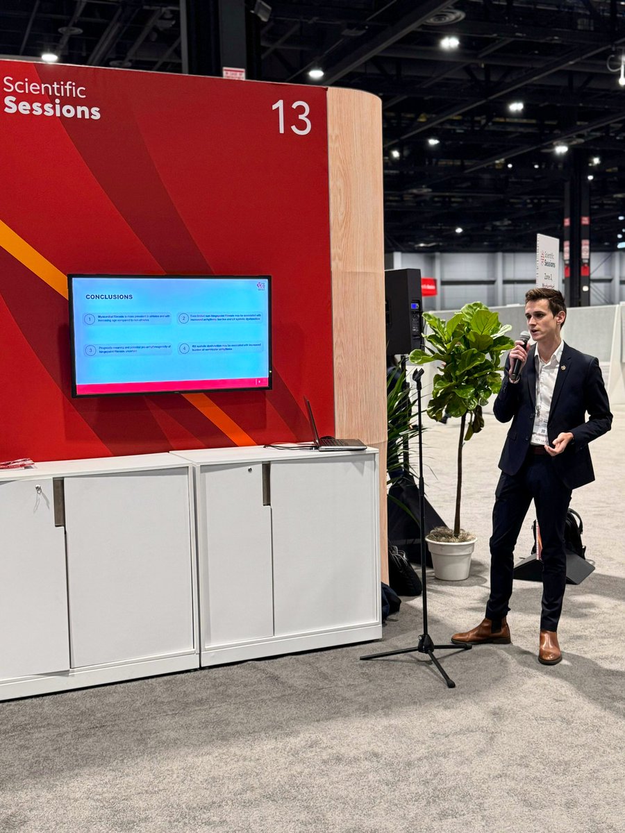 Grateful to present our findings on myocardial scar prevalence and its link to ventricular arrhythmia in endurance athletes based on the <a href="/ProATHeart/">ProAtHeart</a> and Master@Heart studies at #AHA24. 
Many thanks to the team, my promotors and <a href="/FWOVlaanderen/">FWO</a> for their support!