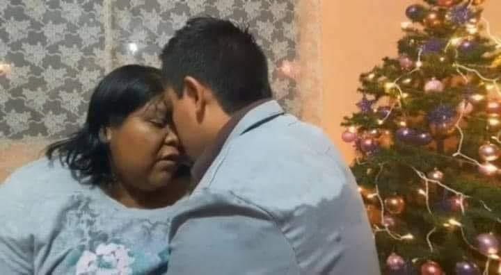 yvlinn's tweet photo. Yo y mi amorcito el 31 de diciembre prometiéndonos amor eterno, después de terminar 11 veces en el año https://t.co/7ATpKTVSEo