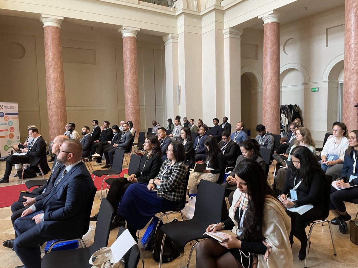 MFOIAdvisory's tweet photo. Our managing director @bern_petri held a lecture today on “Academic competitiveness” at @uni_nke organized by @EUSTRAT_uni_nke . She also had a bilateral meeting with Martin Kern, president of @EITeu where they discussed possible cooperation &amp; the next long-term EU budget. https://t.co/l2SZbm68FM