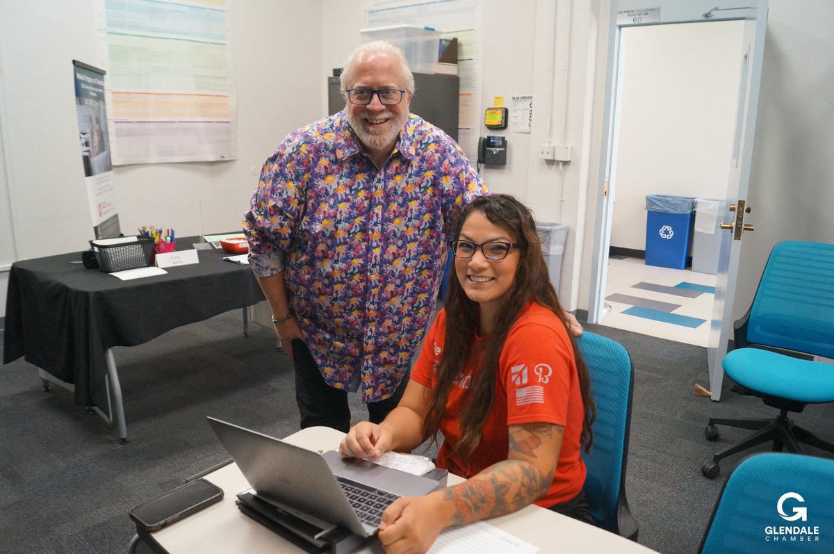 GlendaleChamber's tweet image. Our President &amp;amp; CEO spoke at the @GCCaz Innovation Challenge, leading a workshop on “The Impact of a Mission and Vision” to support GCC students in their small business start-ups! 🗣

#bettertogether #ChamberStrong #GCCaz
