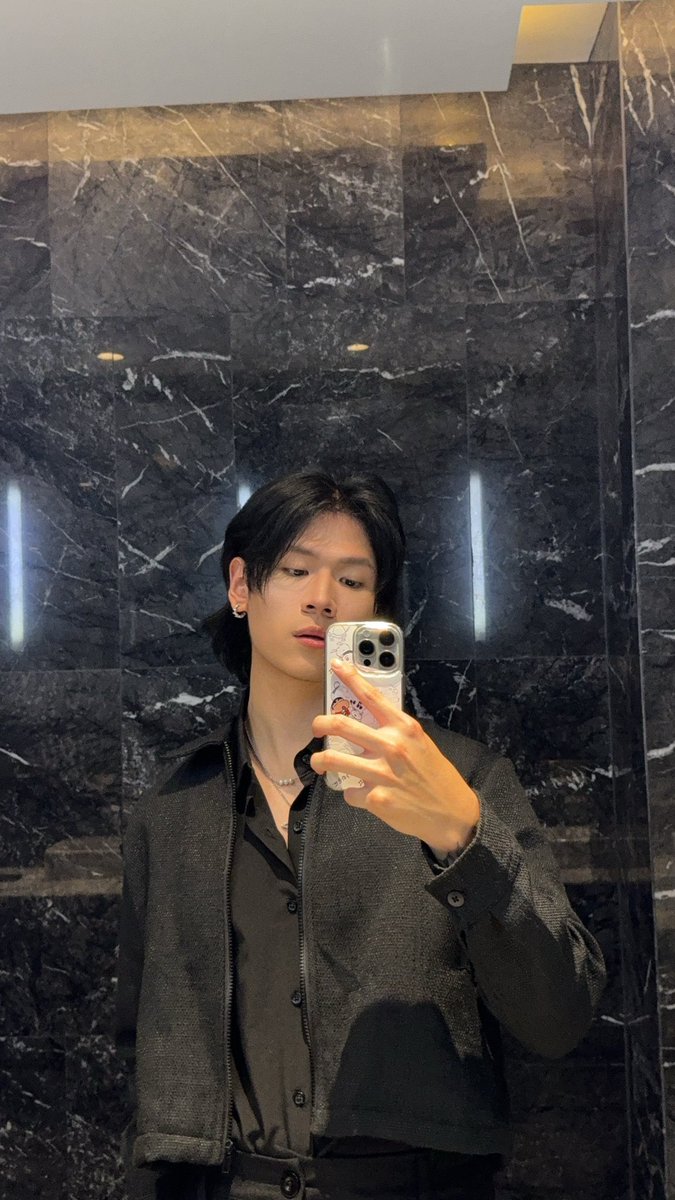 DarrenLiang12's tweet photo. Say you love me back https://t.co/R0HWo3HdDj