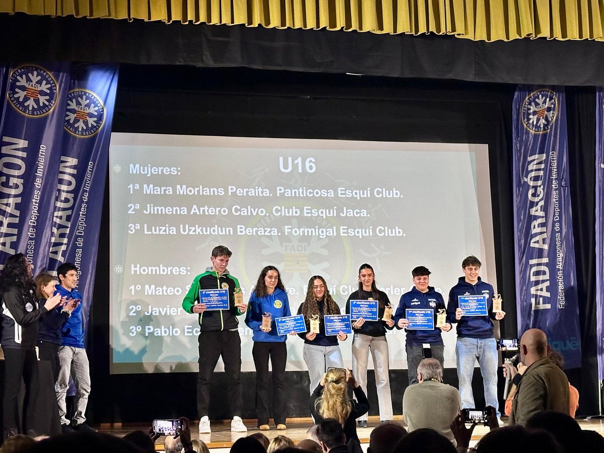 ClubPanticosa's tweet photo. 👏PANTI en  GALA ANUAL @FADIARAGON premios 2023-24 
🏆Panticosa Mejor Club Copa Aragón U14-U16 
🏆Mara Morlans 1° U16 
🏆Victoria Tellechea 1° U14
🥈Javier Fernández  2°U16
💪ENHORABUENA
Emiliano Morlans y Leyre Morlans  reconocimiento  junto deportistas  aragoneses OLIMPÍCOS👏 https://t.co/Oo3iPR2Kcw