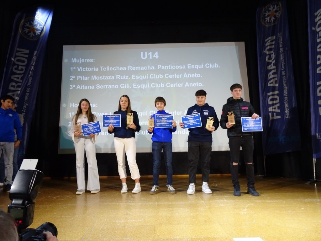 👏PANTI en  GALA ANUAL @FADIARAGON premios 2023-24 
🏆Panticosa Mejor Club Copa Aragón U14-U16 
🏆Mara Morlans 1° U16 
🏆Victoria Tellechea 1° U14
🥈Javier Fernández  2°U16
💪ENHORABUENA
Emiliano Morlans y Leyre Morlans  reconocimiento  junto deportistas  aragoneses OLIMPÍCOS👏