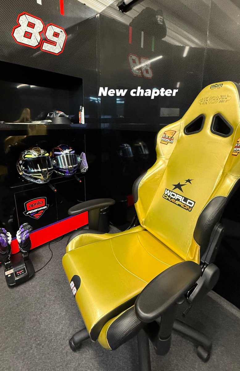 crash_motogp's tweet photo. A new chapter for the World Champion 👑 Jorge Martin is all set for his Aprilia debut, check out that gold chair 👀

#MotoGP #BarcelonaTest https://t.co/PUKmrJv6ET