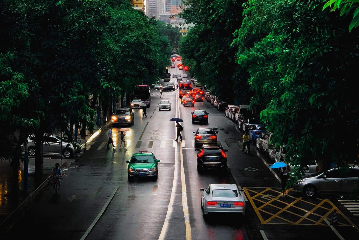 OsmPin's tweet image. نهار مُمطِر في غوانزو | 🇨🇳