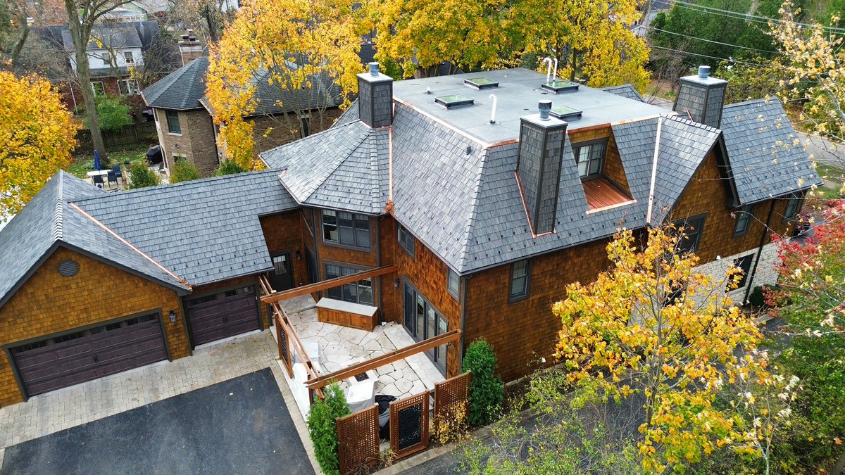 ShakeGuys's tweet photo. Take a look at this splendid Brava Synthetic Cedar Shake Roofing System that Shake Guys installed in Highland Park, IL! The tile color is called Canyon Gray.๐ ๐
๐ฑLearn More>> https://t.co/qgGP0X8Ond
#ShakeGuys #roofing #BravaSyntheticCedarShake #Brava #homeimprovements https://t.co/0UGpTqmGCa