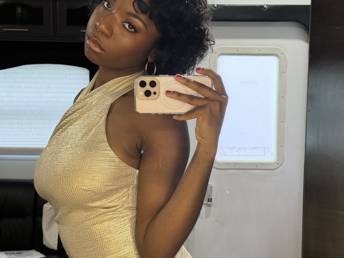 cluelessmcyt's tweet photo. Hope yall are good! Been on set this past month making a Movie… moving up in the world 🫶🏾😊 https://t.co/2Ct7sG0mbM