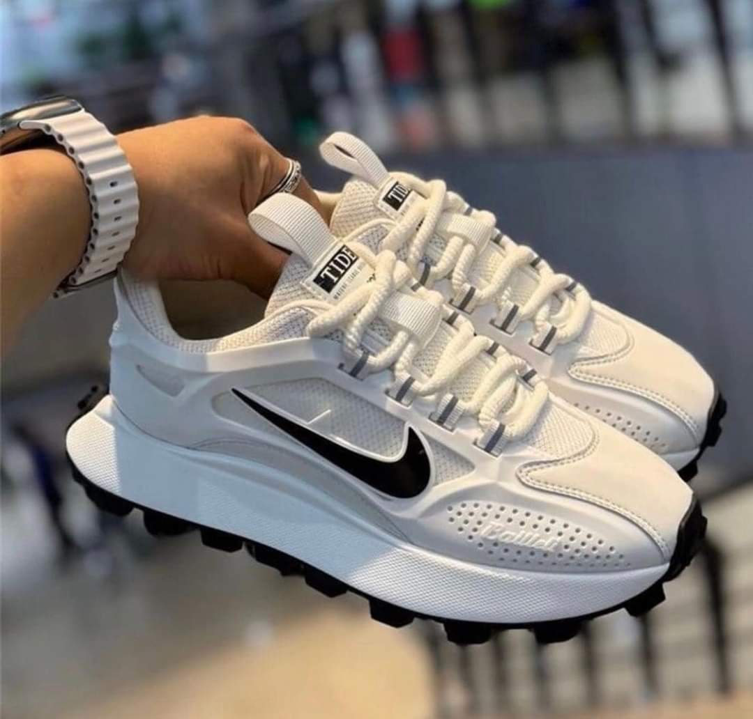 _IAmPasi's tweet photo. @Studio_88 Nike deals thank you very much 
#Studio88 
#BlackFriday https://t.co/BsUsmm5BRo