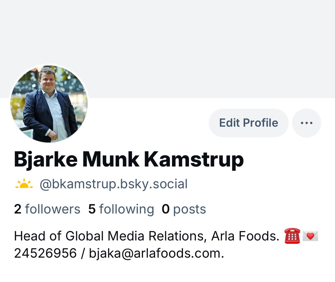 Nå, jeg prøver også! Find my på Bluesky: Bkamstrup. Mest om køer og Manchester United