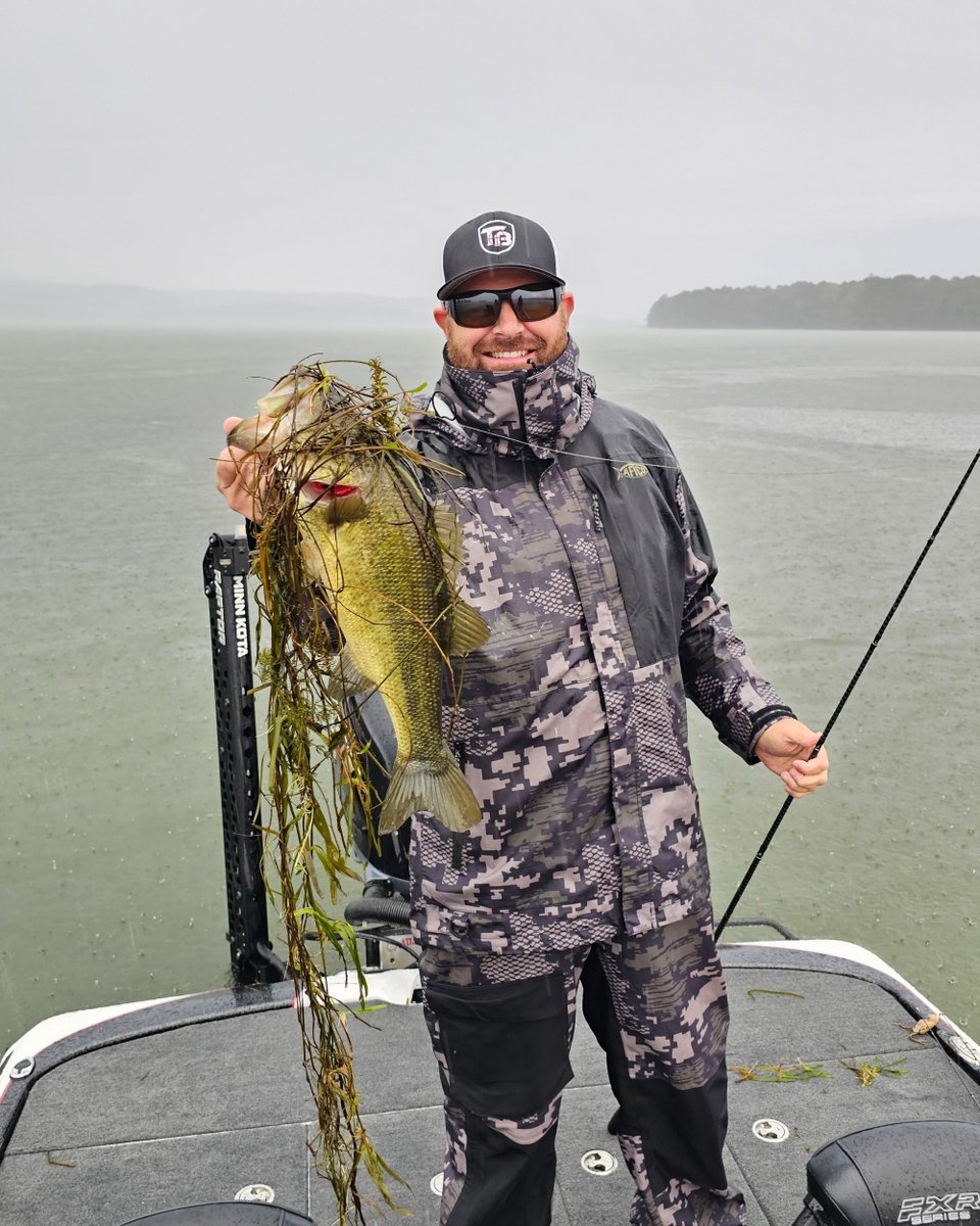 TackleWarehouse's tweet photo. Recently TW Staffer Brian got to hang out with Matt Allen & Tim Little from #TacticalBassin on Lake Guntersville! Who do you think pulled the biggest that day? Let us know in the comments!
📍Lake Guntersville
#TackleWarehouse #BassFishing #TactialBassin #LakeGuntersville https://t.co/A75bCOxQUm