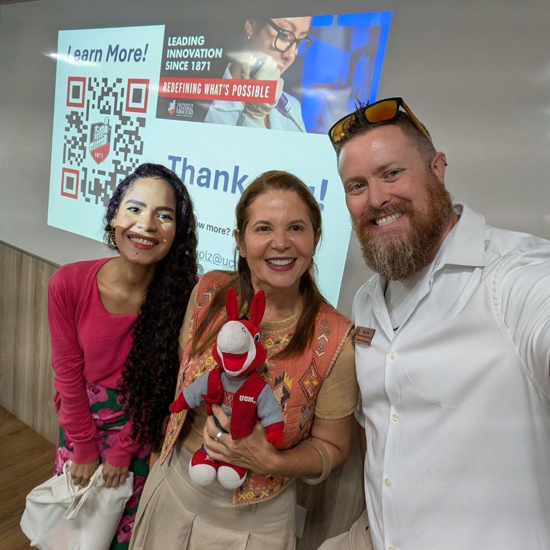 ucm_iss's tweet photo. 🌍 Mo on the Move Monday 🌍 

Mo traveled with the UCM Delegation to Fortaleza, Brazil last week! Mo met some amazing students and faculty members at the University of Fortaleza. 

#MoontheMove #UCMO #ChooseUCM #MuleNation #MulesAbroad #internationalstudents #UNIFOR #Brazil https://t.co/Zv3zPGTzxb