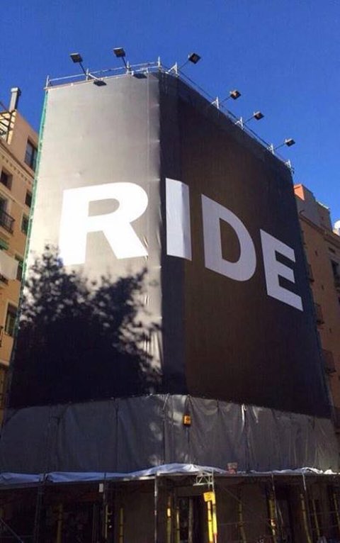 EatYourOwnEars's tweet image. Ten years ago today, this billboard magically appeared in the streets of Barcelona…

So today marks the anniversary of @MarkGardener @SteveQueralt @Andybebop @doctorloz aka @rideox4 revival

I remember that day so so well, the anticipation and excitement of the UK Tour…. Three…