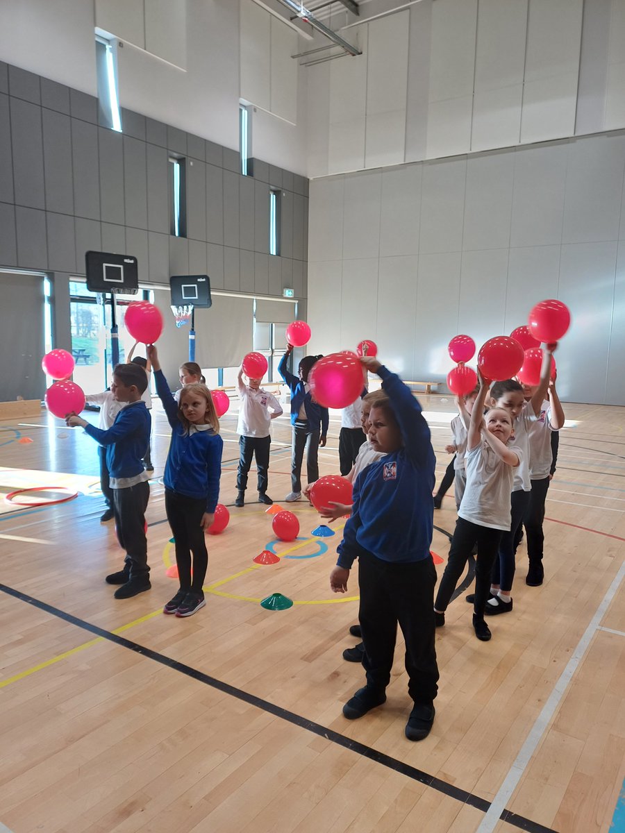 Blairdardiepri's tweet photo. P3b enjoyed being red blood cells during our PE lesson.We're learning about heart and lung health.♥️#workingtogether #healthyhearthappyheart #connectingthelearning #active https://t.co/1Dx0l4VLX5