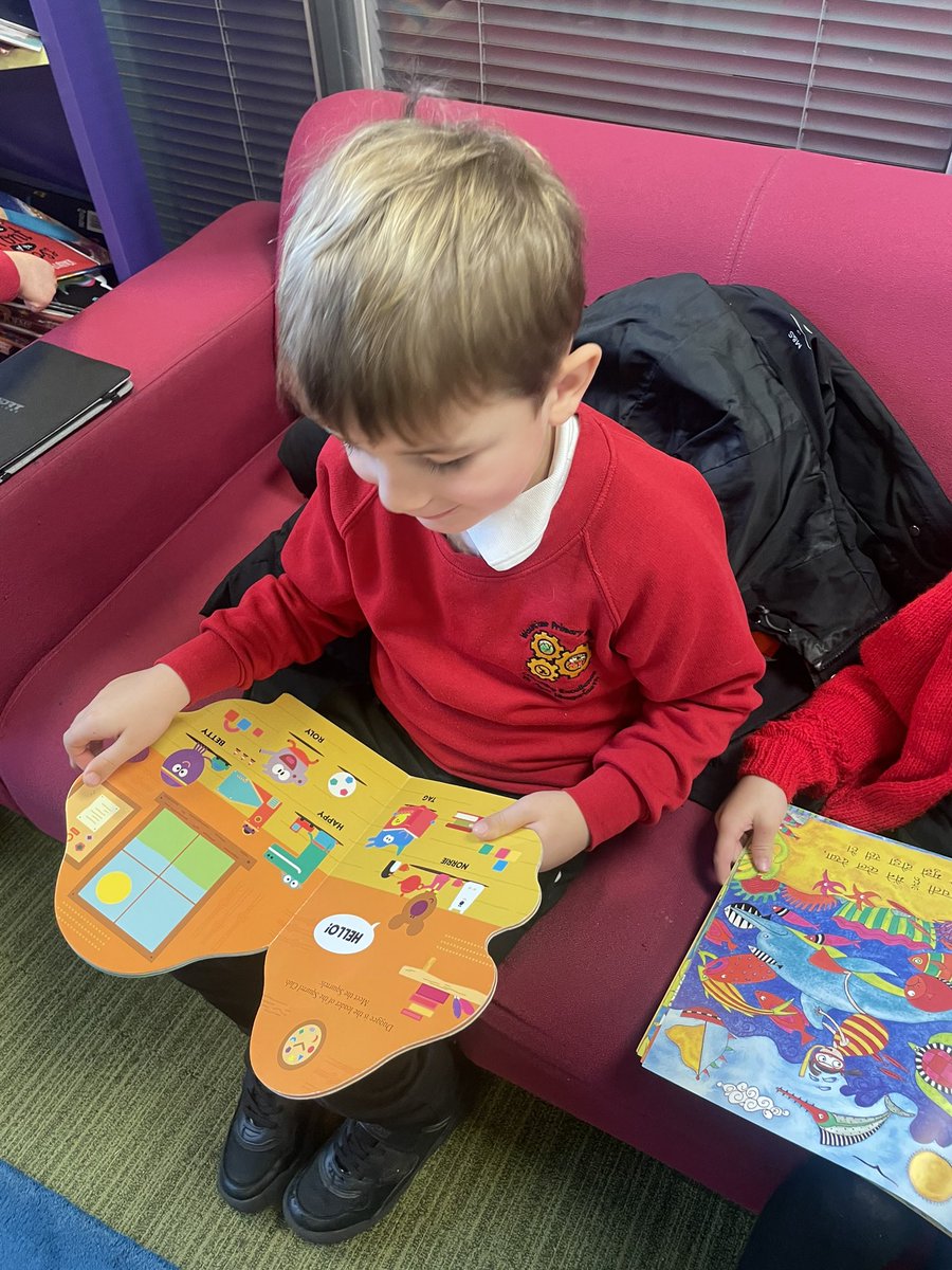 MissShepherdFP's tweet photo. What a lovely morning at @RiscaLibrary we loved listening to Richard’s story and choosing books to take back to school! 🏫 📚 https://t.co/eBUD9J3eOu