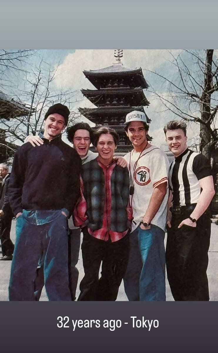 Garyismyhero's tweet photo. @GaryBarlow #Instagram(- story) 😊 #ThisLifeOnTour #ThisLifeLive #thankyou #proud #beauties #final #show84 #Tokyo #terrific #♥️♥️ #32yearsago
@GaryBarlow https://t.co/lZRj0YBIW4