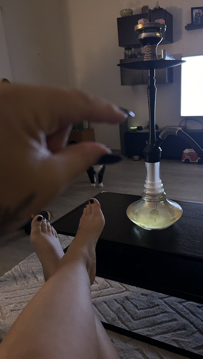 Ich gönn mir jetzt und ihr dürft antreten !!! 
#zahlfotzen #goddes # feetslave