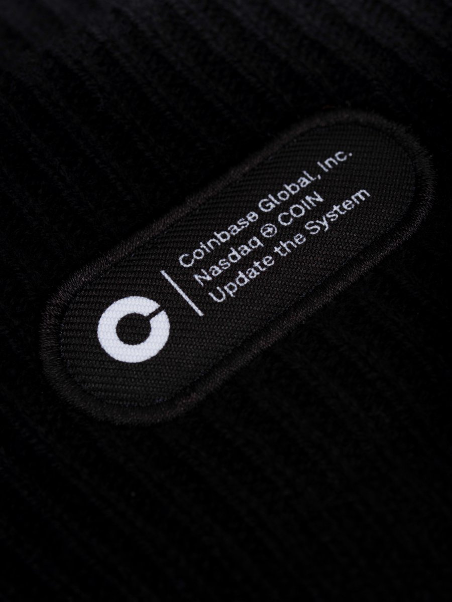 The market has stayed warm.
You can, too.

coinbaseshop.com/products/brian…