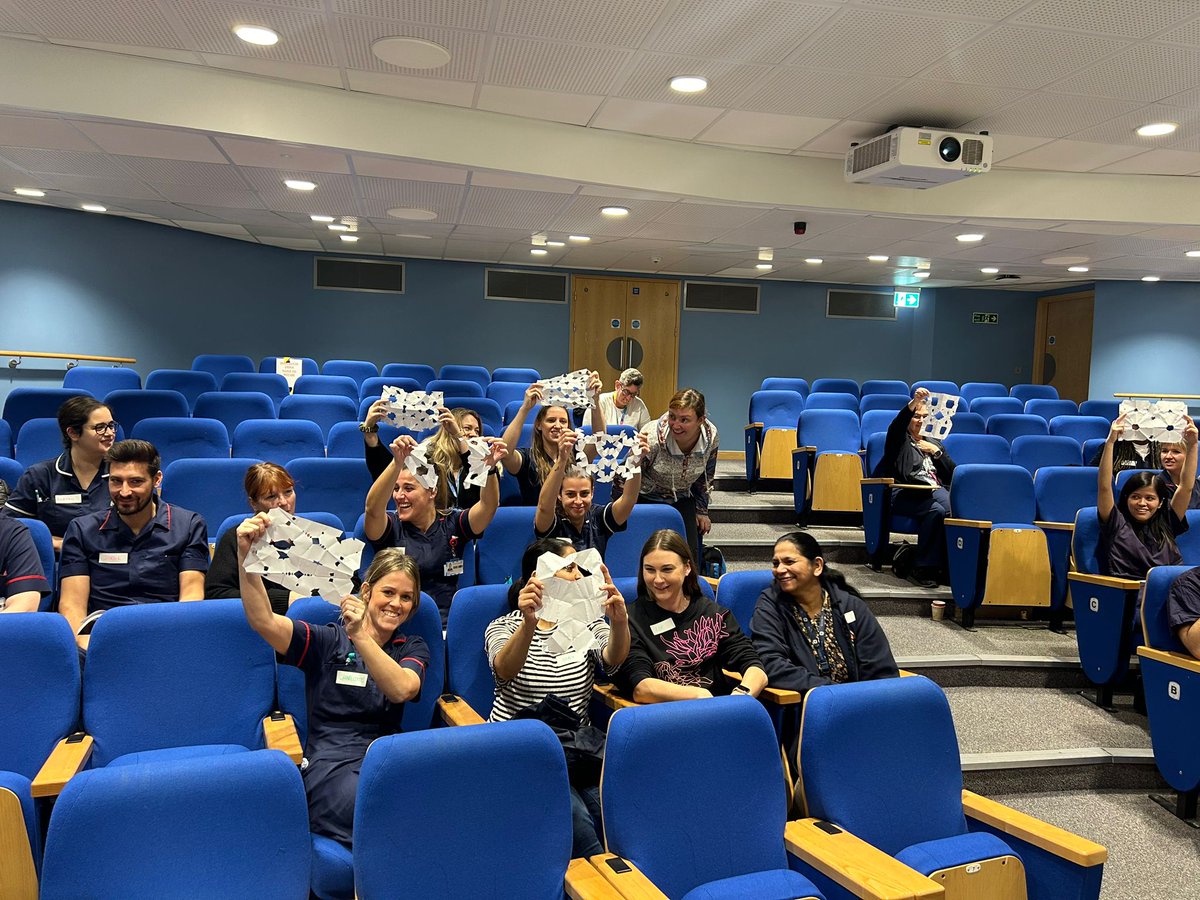 AliRossRN's tweet photo. Our Fundamentals of Care: Leadership in Practice days continue to go down a storm! Thank you @gailbyrneuhs for opening the day today and to the wonderful leaders who participated in the day! https://t.co/DHNia81U6l