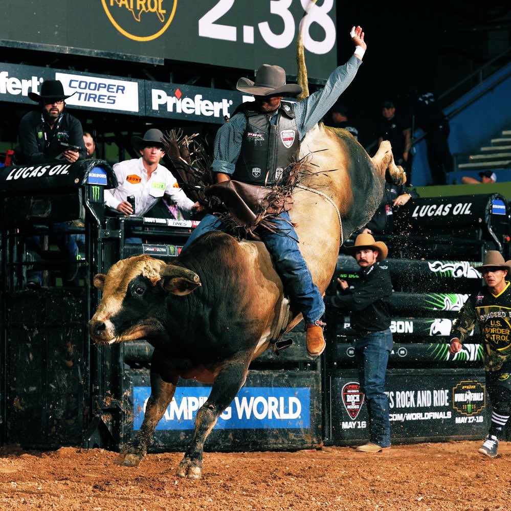 PBRbunkhouse's tweet photo. #HatDown https://t.co/nWwZR30xUe