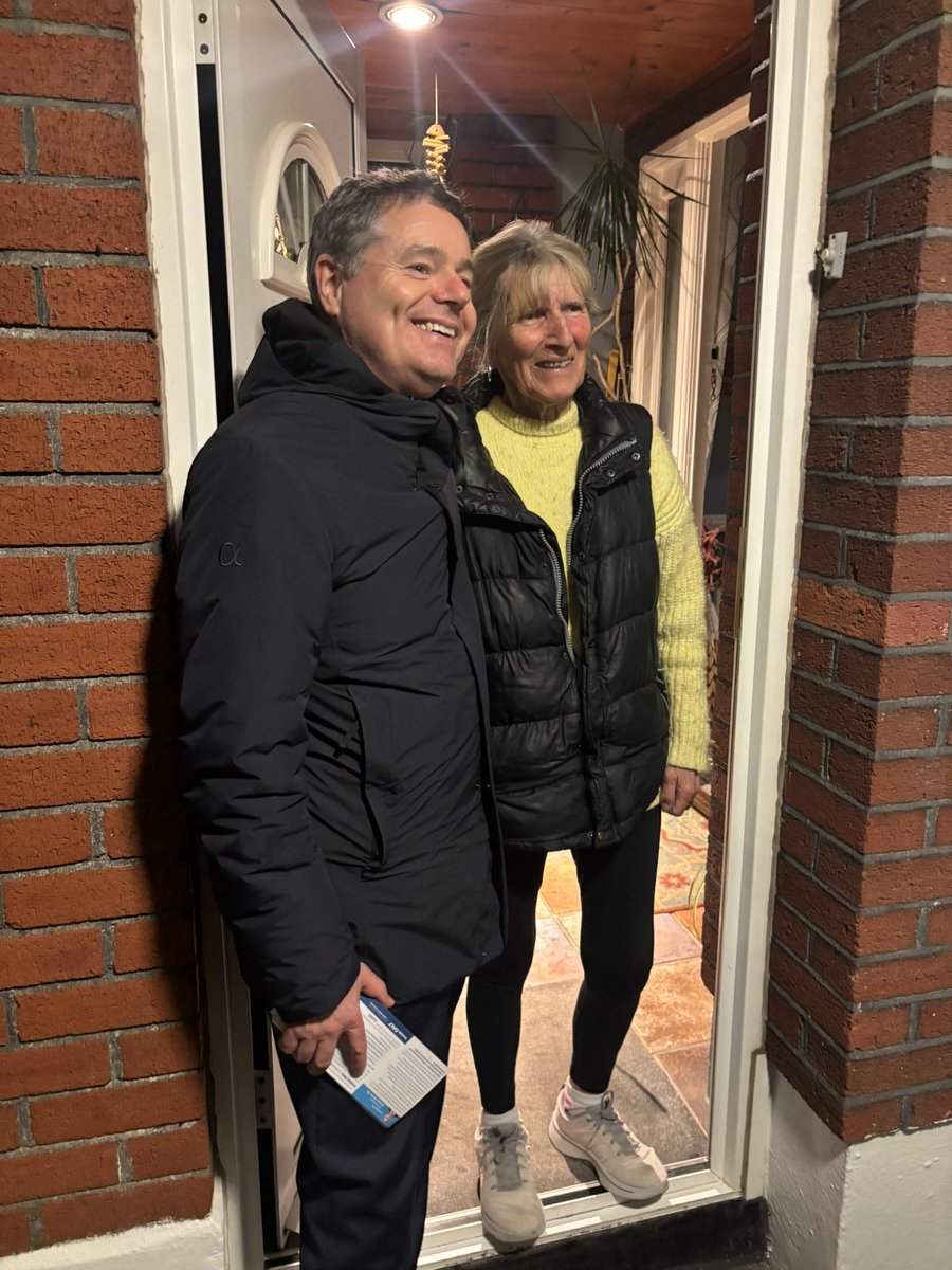 Paschal Donohoe (@paschald) on Twitter photo A superb canvass in Cork North Central to wrap up a busy day. Vote Imelda Daly, <a href="/ColmBurkeTD/">Colm Burke TD</a> & <a href="/GarretKelleher/">Garret Kelleher</a> on Nov 29th for <a href="/FineGael/">Fine Gael</a> 🗳️ #GE24 A superb canvass in Cork North Central to wrap up a busy day. Vote Imelda Daly, <a href="/ColmBurkeTD/">Colm Burke TD</a> & <a href="/GarretKelleher/">Garret Kelleher</a> on Nov 29th for <a href="/FineGael/">Fine Gael</a> 🗳️ #GE24