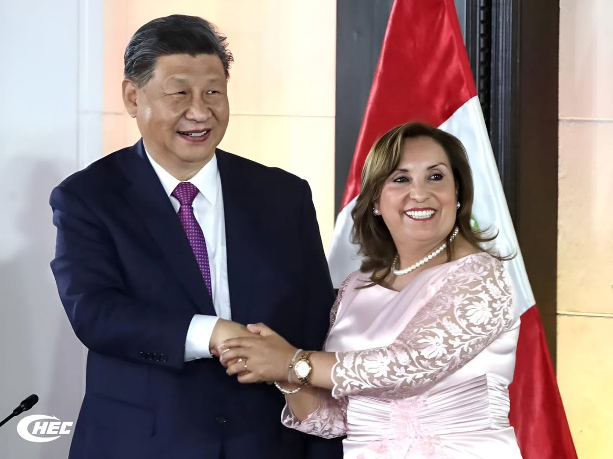 CHEC_Americas's tweet photo. 🇵🇪 ¡Momento histórico para Perú y para el Mundo!
El presidente de China, Xi Jinping, y la presidenta de Perú, Dina Boluarte, participaron en la inauguración del Puerto de Chancay en Perú construido por CHEC, que marca un hito en la conectividad global🌎!
#SomosCHEC #CHECPeru https://t.co/3oQRKQaSFD