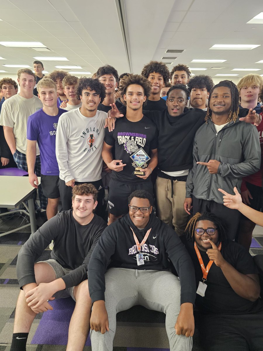 kendall_agency's tweet photo. Good Hands Player of the Week!!!
Kovon Sumpter-Bey - Brownsburg High School
2024 Regional Champions!!!
Chosen by ISC Sports Network
Presented by the Pat Kendall Insurance Agency
@Shakovonn @bhsdogs @bhsdogsfootball @iscsportsnet @gregrakestraw
#GoodHandsPlayeroftheWeek https://t.co/xQ4nzlxpsz