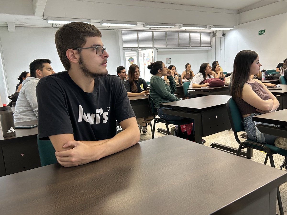Carlos_Zarate11's tweet photo. Reunión Semillero Política, Legislación y Gestión Ambiental. 2024 -2 Facultad de Minas. Departamento de Geociencias y Medio Ambiente. Universidad Nacional de Colombia. Sede Medellín. ⁦@gi_polygesta⁩ https://t.co/7BlCu2CAWU