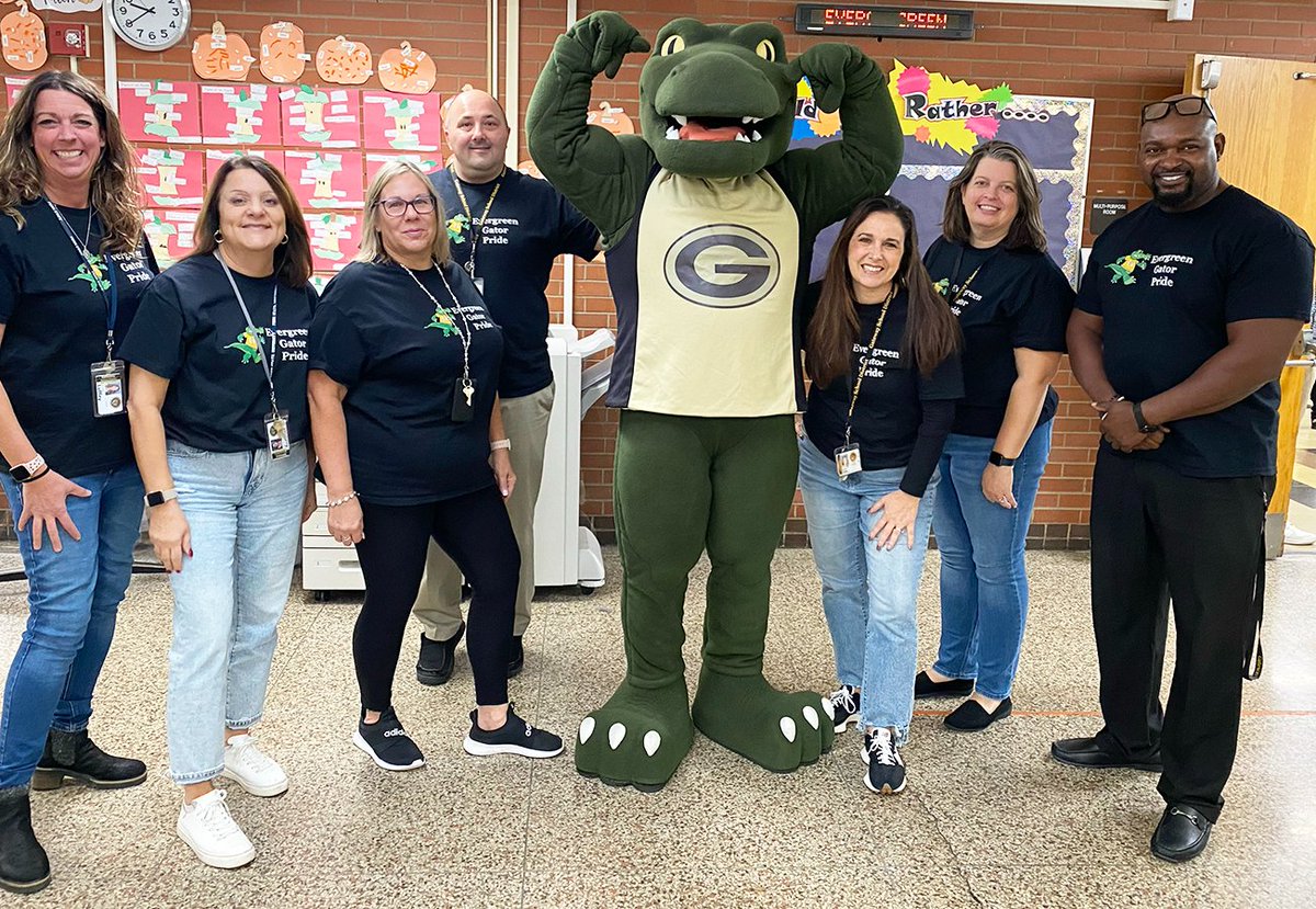 Gateway_SD's tweet photo. Today was PBIS (Positive Behavioral Interventions and Supports) day at Evergreen Elementary! Students began the day by reviewing school-wide PBIS expectations with a special guest, the Gateway Gator. (1/2) https://t.co/hntYroe2Ut