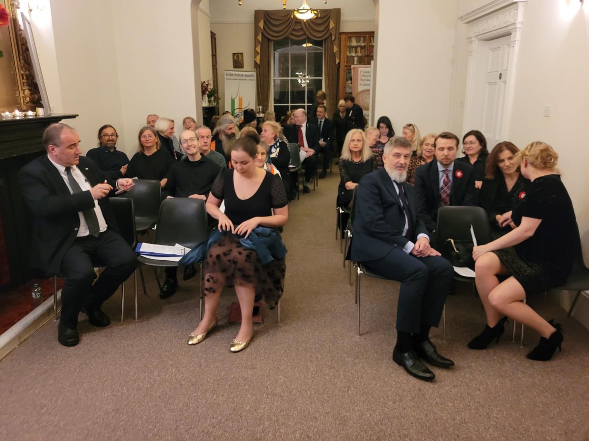 ChrisWolny's tweet photo. Poland’s #Independence Day in the Polish House yesterday. Lecture ‘How a Polish insurgent song became an Irish Battle Hymn thanks to Constance #Markievicz’, Chopin’s pieces and delicious food. Huge thanks to everyone involved in this event!
#IrishPolishSociety #Niepodległa https://t.co/LNadPGnhBs