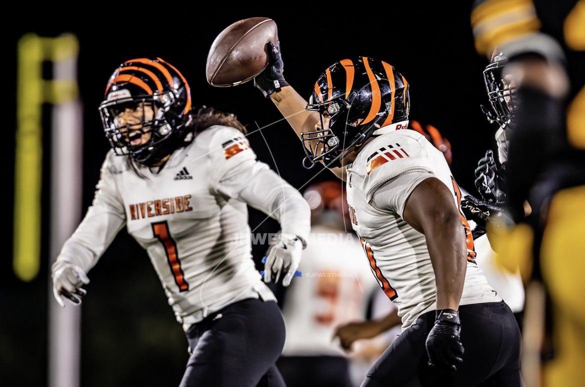 Ja’Wuan Nickson OLB/MLB (@jawuan_nickson) on Twitter photo Regular Season Highlights!
<a href="/RCCTigerFB/">RCC Football</a> <a href="/iAM_CAM_/">COACH CAM</a> <a href="/CoachPaychek/">Eduardo Pacheco</a> <a href="/GenoRamsey/">Coach Geno Ramsey</a>
hudl.com/v/2QrmFa Regular Season Highlights!
<a href="/RCCTigerFB/">RCC Football</a> <a href="/iAM_CAM_/">COACH CAM</a> <a href="/CoachPaychek/">Eduardo Pacheco</a> <a href="/GenoRamsey/">Coach Geno Ramsey</a>
hudl.com/v/2QrmFa
