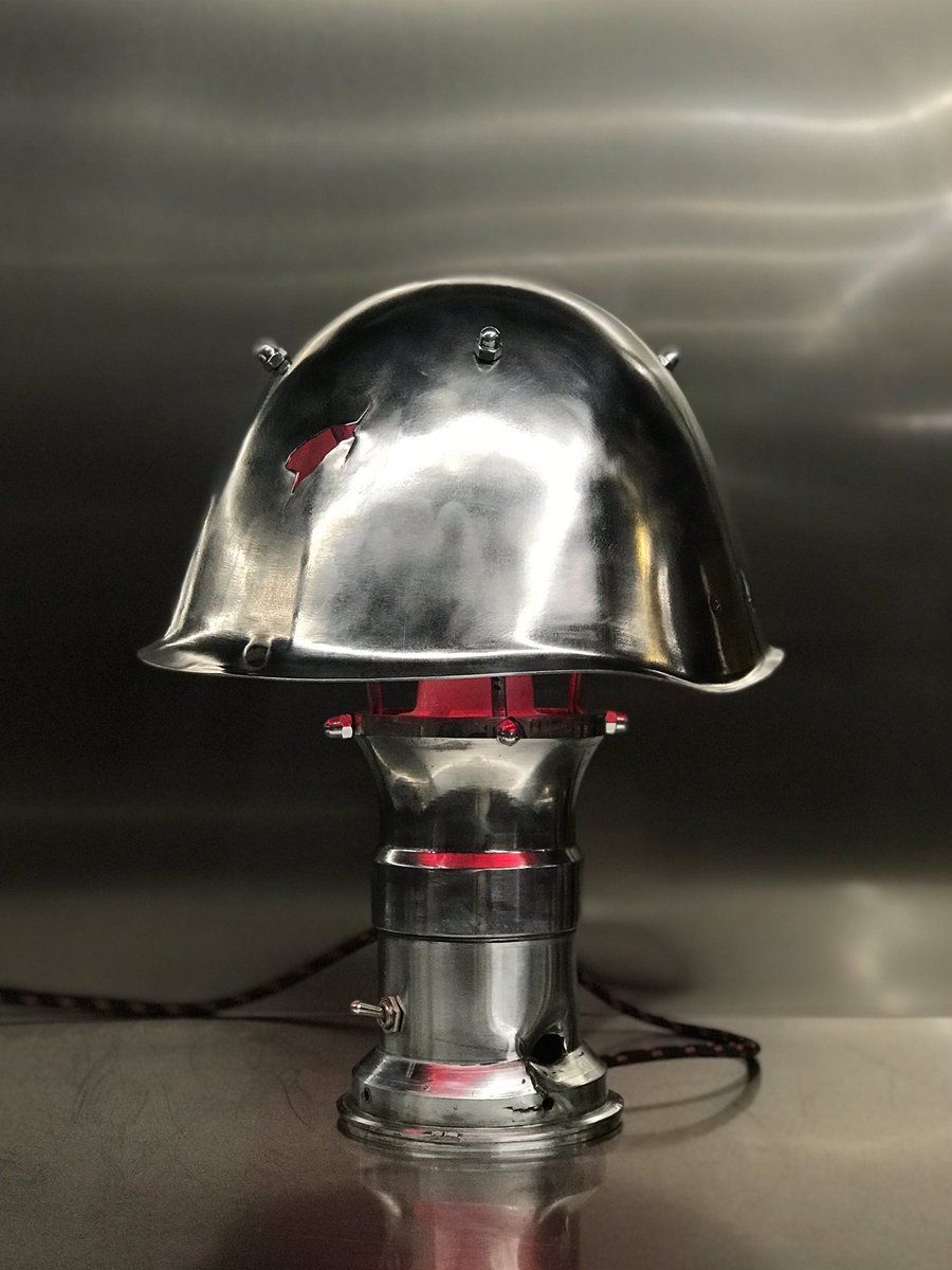 kaplaux's tweet photo. Devil Lamp
The item is made from a russian helmet and a fragment of a russian MLRS projectile Grad. 360 × 280 mm. 1800. Kharkiv, Ukraine. 2024.
#trenchart https://t.co/qLn086lRlS