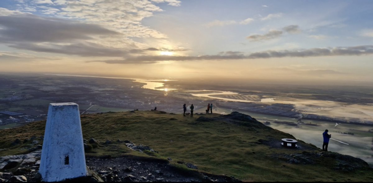 Trying out the land of bluer skies. 

My first photo of 2024. View from Dumyat towards my home in the Wee County! 

🦋 s-brett1.bsky.social