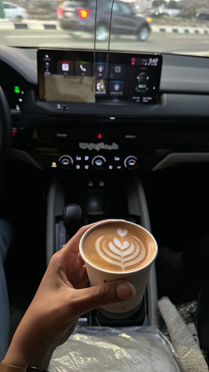 - اللهمَّ أعطِنا من الخير ما يكفينا , 
ومن الكفاية ما يُغنينا,
ومن الرضا ما يسعدنا ." آمين ♥️🕊️