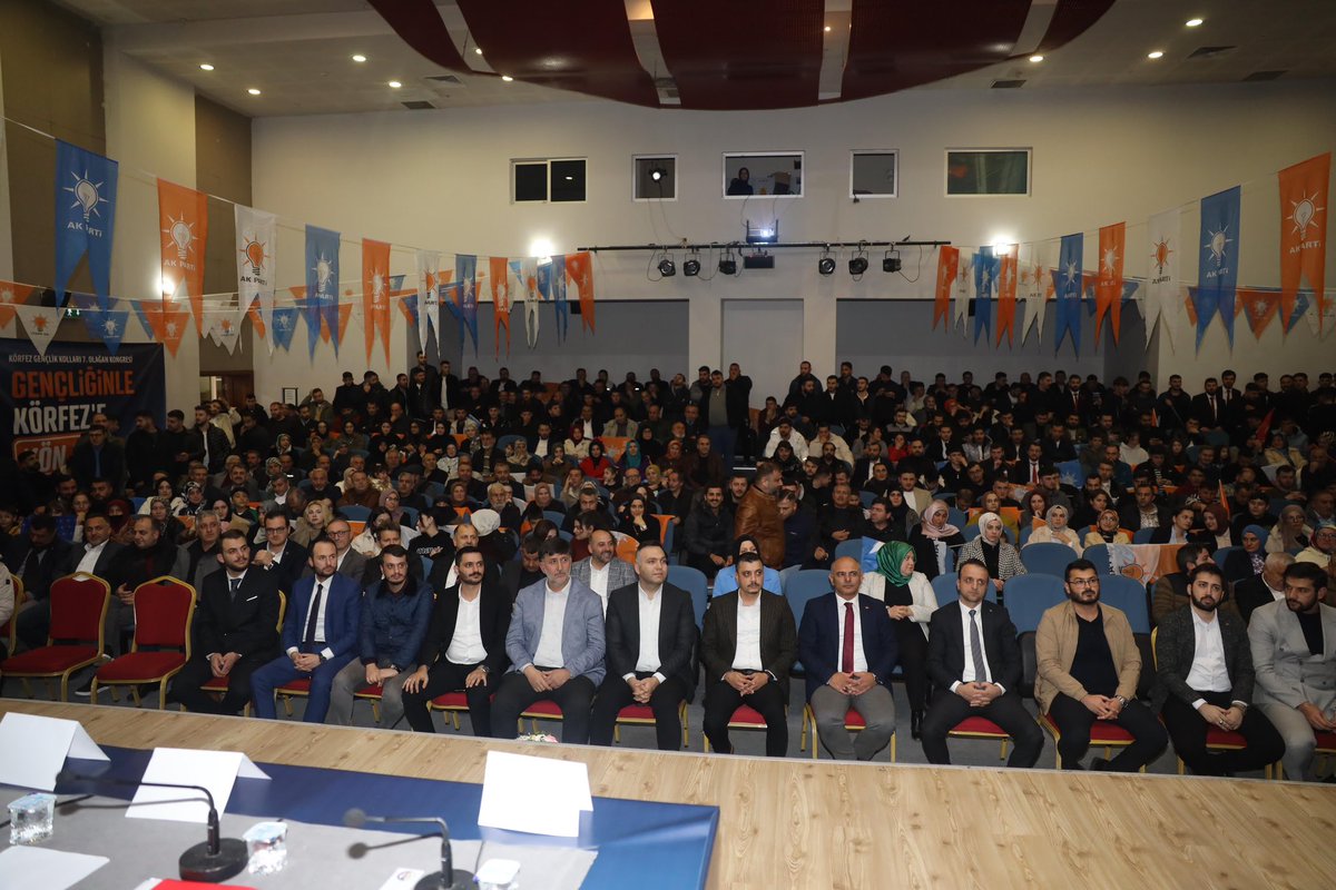 avyusufibis's tweet photo. 📍Kocaeli, Körfez'deyiz🙋🏻‍♂️

Gençliğinle 'Körfez'e yön ver dedik🚀

İlçe Gençlik Kolları 7. Olağan Kongremizi büyük bir coşkuyla gerçekleştirdik.

Davamızdan aldığımız güçle; enerjimiz tam, heyecanımız yüksek💪🏻

Maşallah Kocaeli @akgenckocaeli https://t.co/KTckHvj2Zc