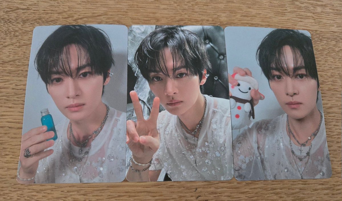LeeKnowChile's tweet photo. ፧ FOTO 🐰 241118 ፧
Versión de #LeeKnow para el álbum 『GIANT』 y sus photocards

—
©️@stay_charmmy
#LeeKnowChile 🤍
#리노 #Minho #이민호 #リノ #StrayKids #YouMakeStrayKidsStay @Stray_Kids (🦋) https://t.co/wuYLhiAI2l