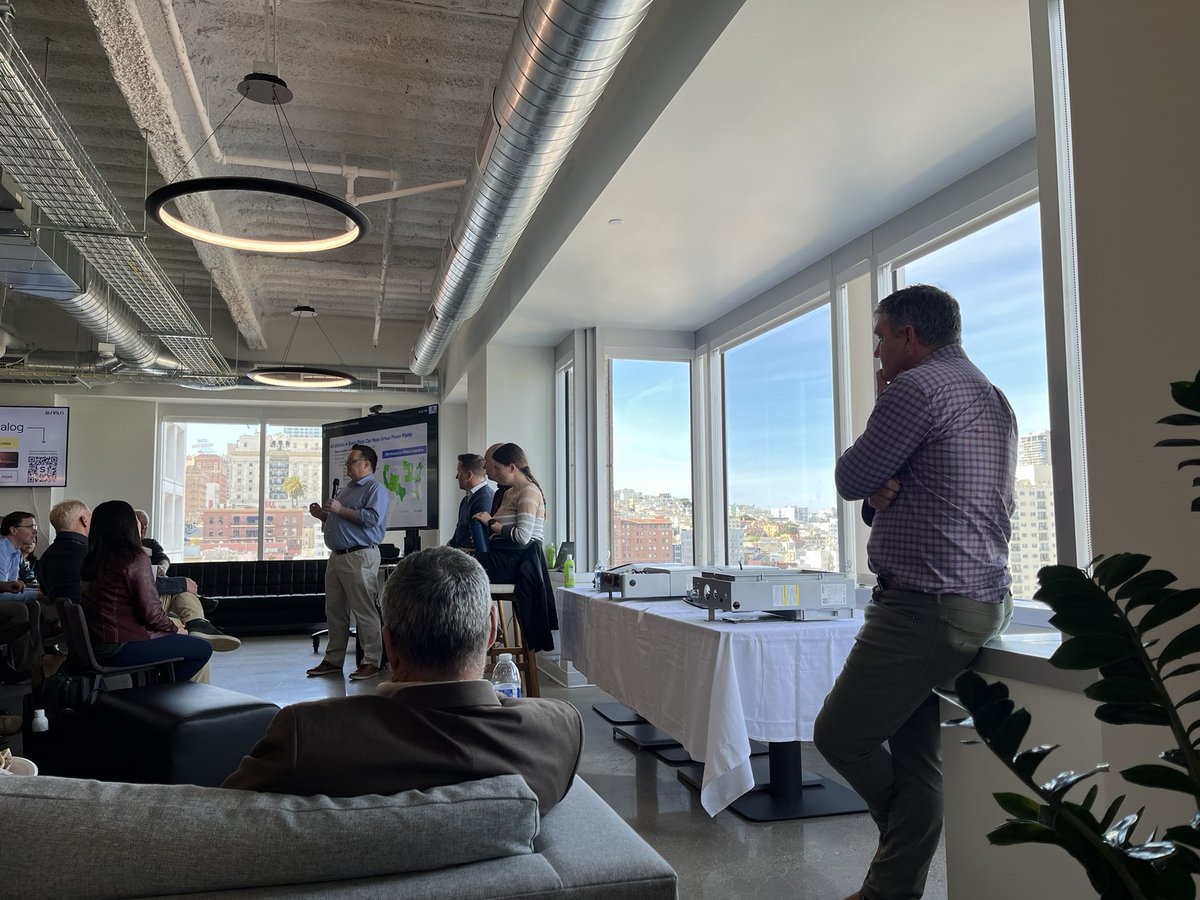 Thanks to <a href="/ThadCulley/">Thad 🇺🇦</a> and the team <a href="/Sunrun/">Sunrun</a> for hosting the “Come See the Future of #EVs” group in their beautiful new office today!