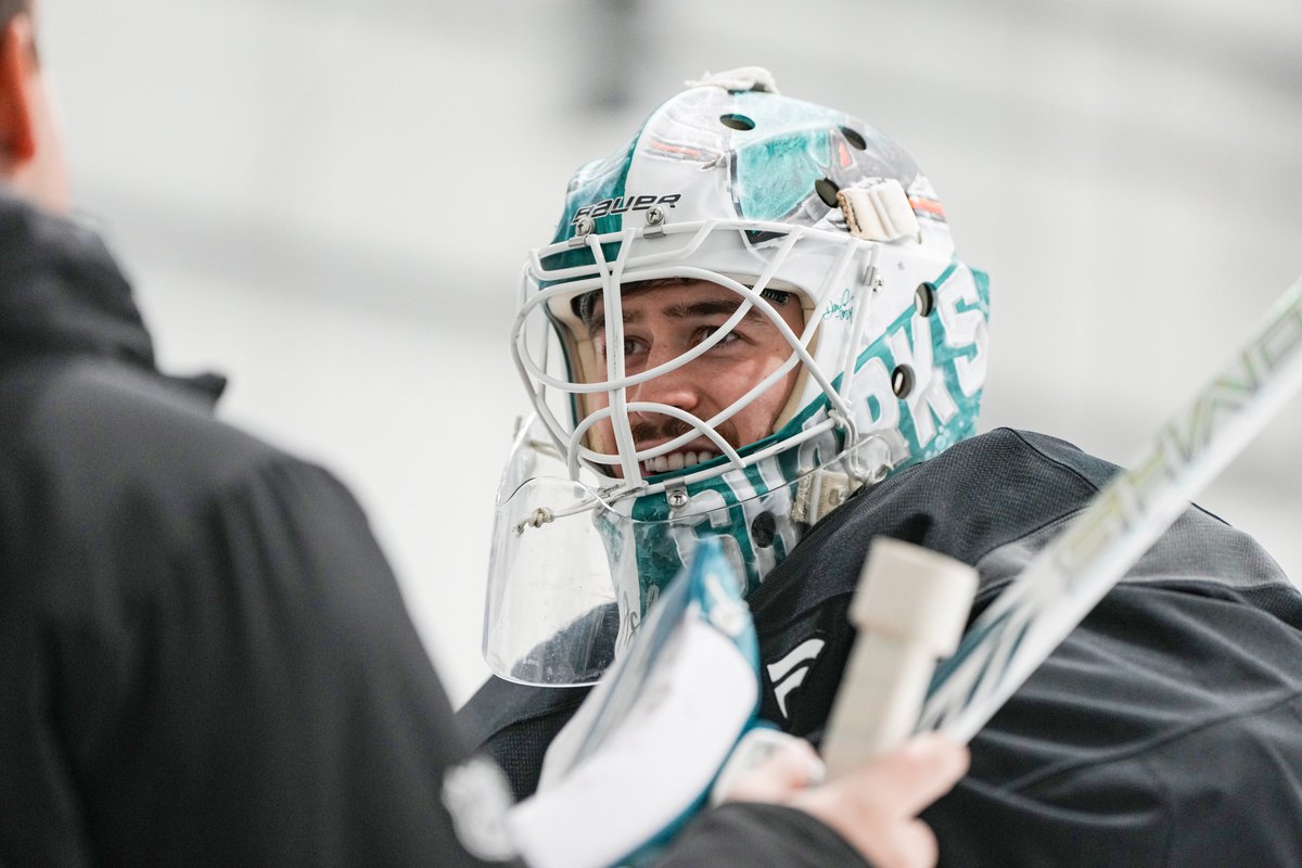 SanJoseSharks's tweet photo. Hey, Asky 👋 https://t.co/eAyKmHvLIo