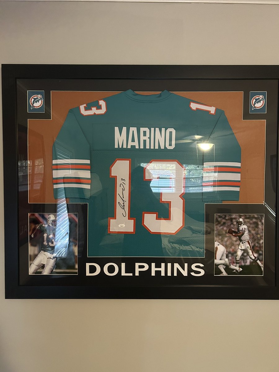 TheJetsDoc's tweet photo. Dan Marino signed framed jersey. Beckett witnessed COA

$500 shipped OBO https://t.co/AfhMs83q0r