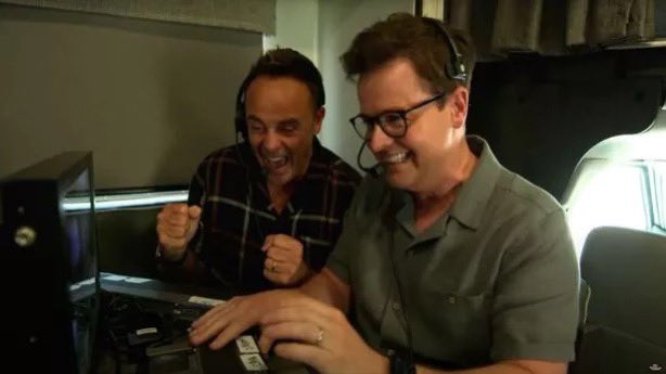 Roux Hardcastle tweet media