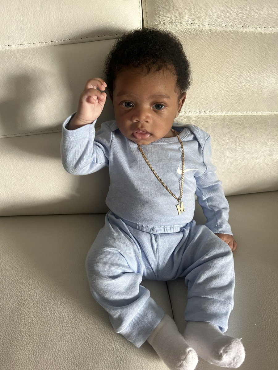 iamcamarii's tweet photo. I can’t even lie syi is literally the cutest bby ever with the meanest faces bruh https://t.co/TZ43HZsXUh
