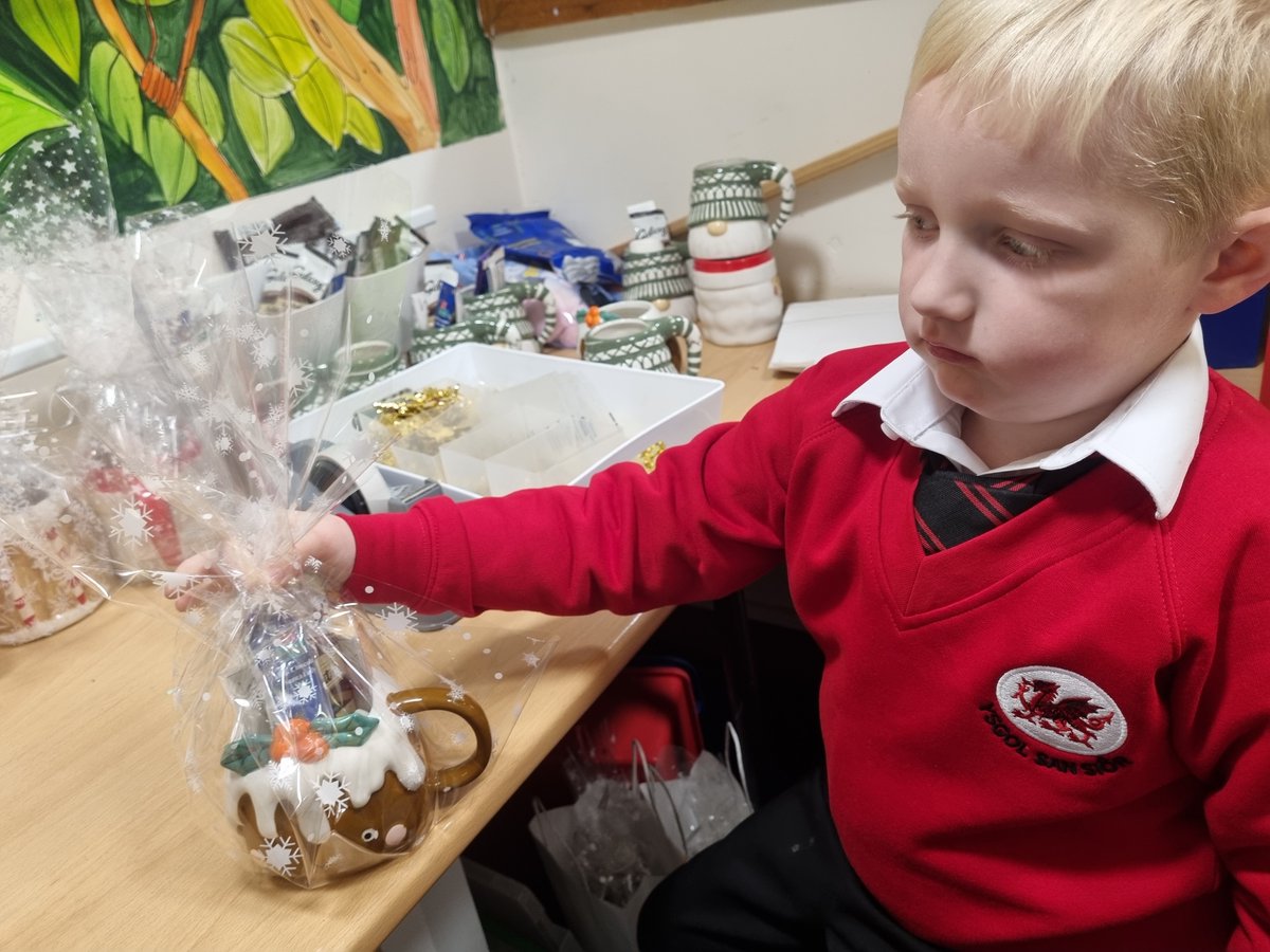 SanSior's tweet photo. Dosbarth Tryfan have been busy with their Christmas mug orders. These make ideal Christmas gifts. Email us to order JonesL1179@hwbcymru.net https://t.co/RUXppqt6y0