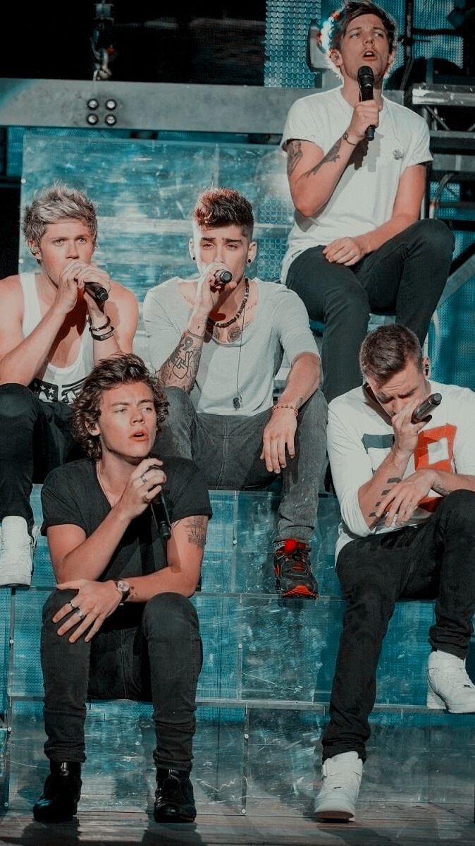 Petition to have the image of One Direction on Spotify to an image of all five members? 🙋🏻‍♀️🙋🏻‍♀️🙋🏻‍♀️