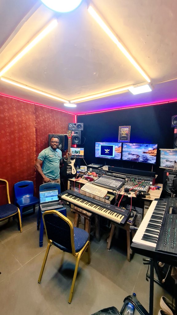 iam_lisma's tweet photo. Listen a Music Studios #+2348023149170 https://t.co/62r82NfCru