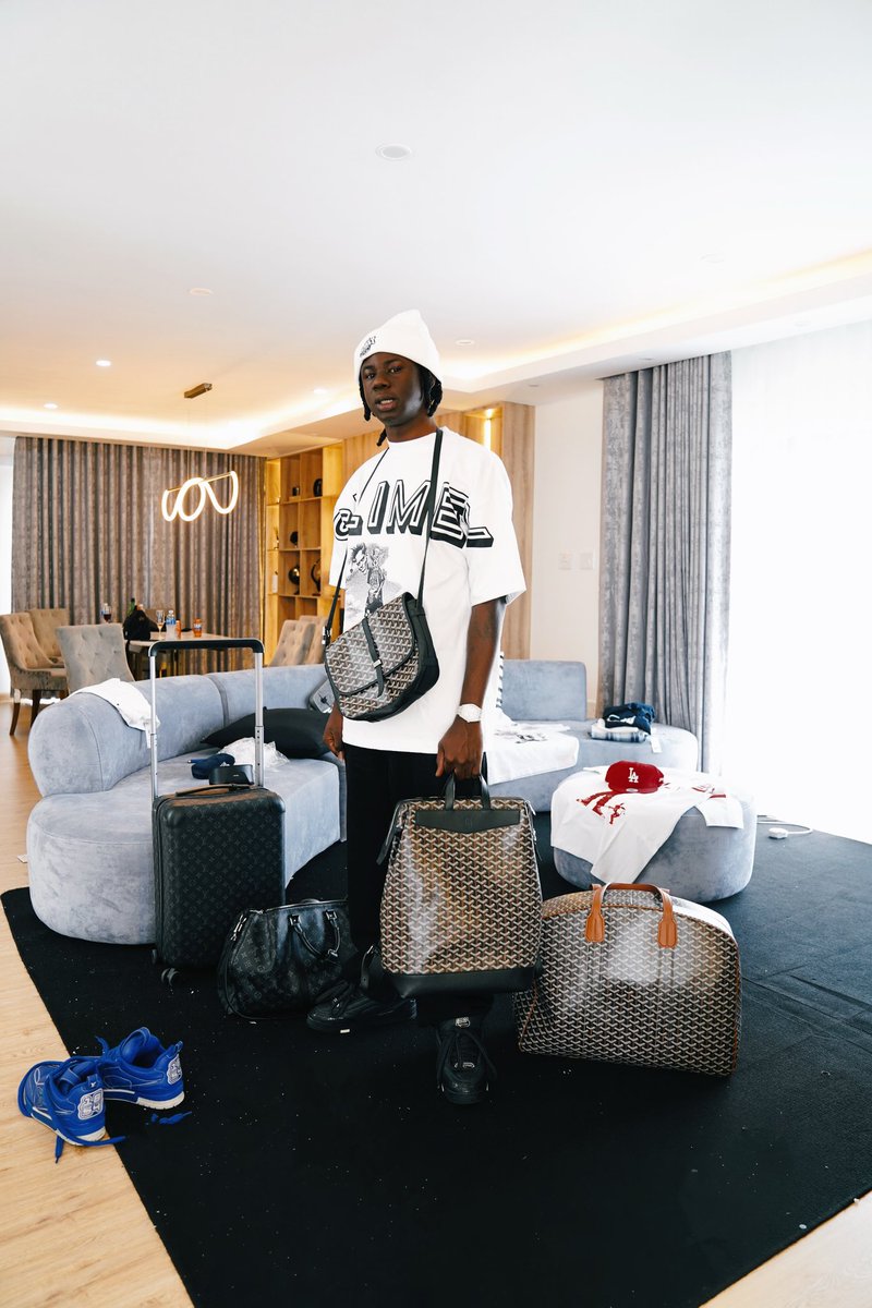 kellylivinlarge's tweet photo. Whats understood can’t be explained 👌🏿 https://t.co/sCJVmzEeBS