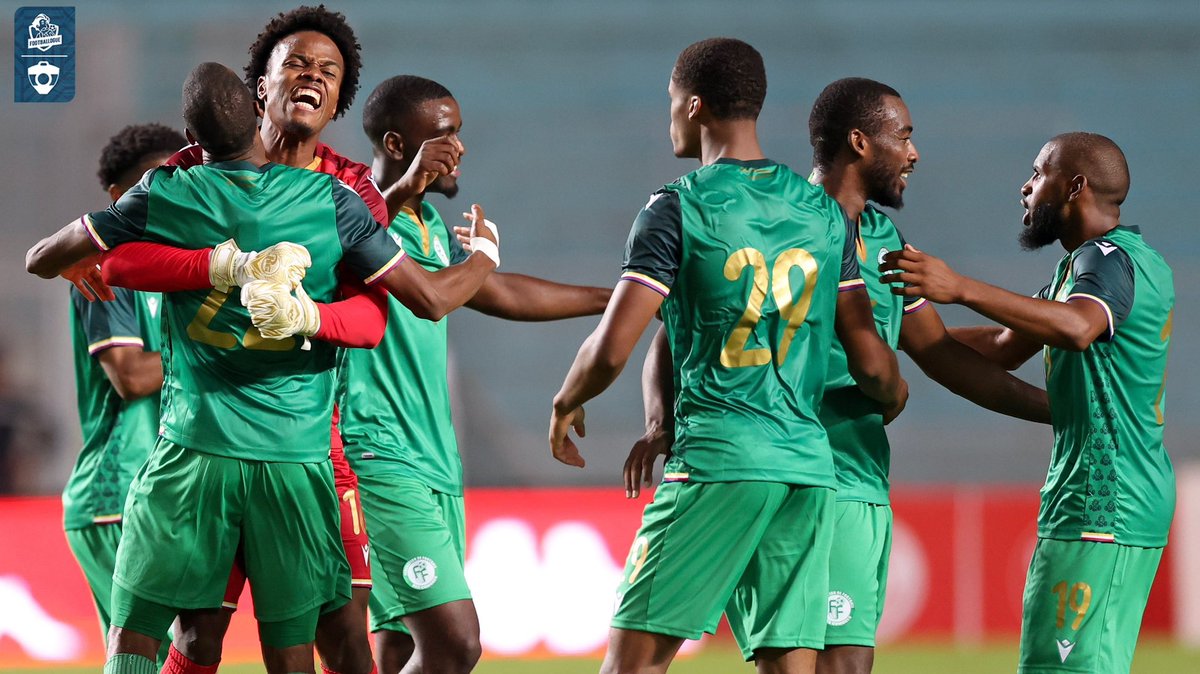 Cette équipe des 𝐂𝐎𝐌𝐎𝐑𝐄𝐒 𝐄𝐒𝐓 𝐅𝐀𝐁𝐔𝐋𝐄𝐔𝐒𝐄 🤩🇰🇲

En plus de se qualifier pour la CAN 2025, les 𝐶𝑜𝑒𝑙𝑎𝑐𝑎𝑛𝑡ℎ𝑒𝑠 terminent PREMIERS de leur groupe devant la Tunisie 🇹🇳, la Gambie 🇬🇲 et Madagascar 🇲🇬 !

FOOOOORT ! 👏