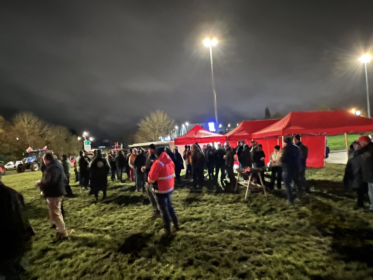 Colère des agriculteurs 28 <a href="/JeunesAgri/">Jeunes Agriculteurs</a>  <a href="/fnsea28/">FNSEA 28</a> <a href="/JeunesAgri28/">Jeunes Agriculteurs 28</a> <a href="/FNSEA/">La FNSEA</a> 
NON AUX DISTORSIONS DE CONCURRENCE